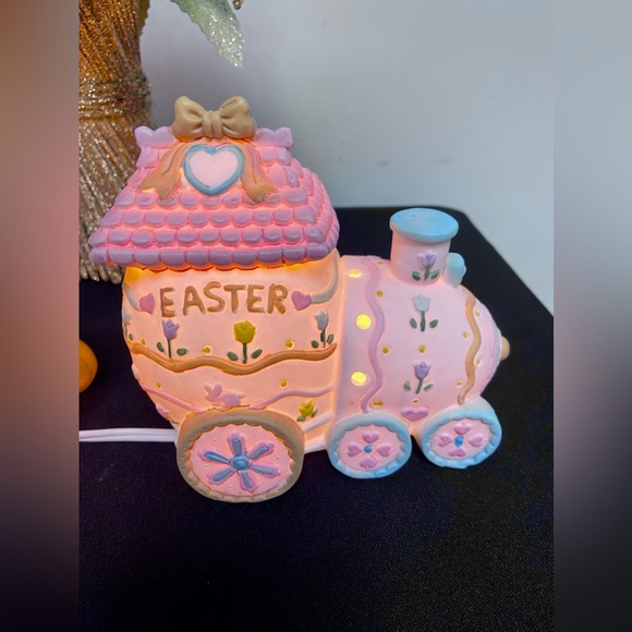 Vintage 1992 Hand Painted Porcelain Lighted Happy Easter Train 3 Car w box GUC - Picture 10 of 10
